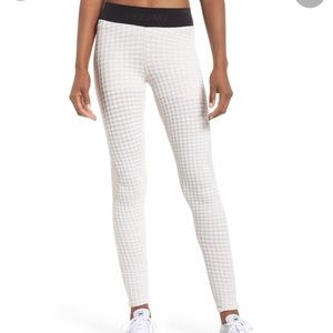 BNOT Nike Pro Hyperwarm leggings